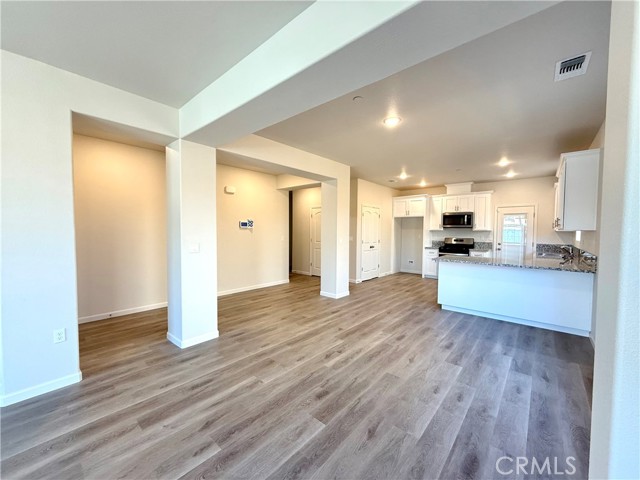 Detail Gallery Image 4 of 16 For 428 Oleander Ct, Chowchilla,  CA 93610 - 4 Beds | 2 Baths