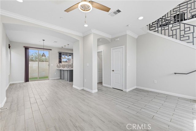 Detail Gallery Image 5 of 34 For 1450 W 11th St, Pomona,  CA 91766 - 4 Beds | 2/1 Baths