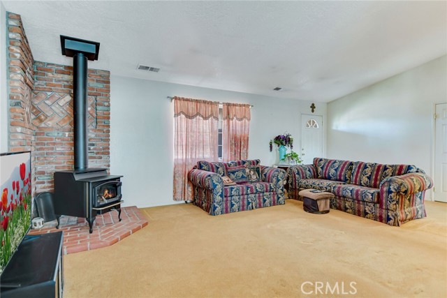 21919 Standing Rock Avenue, Apple Valley CA: https://media.crmls.org/medias/22f9ec16-7bf7-4ac8-9331-ed8bf2493523.jpg