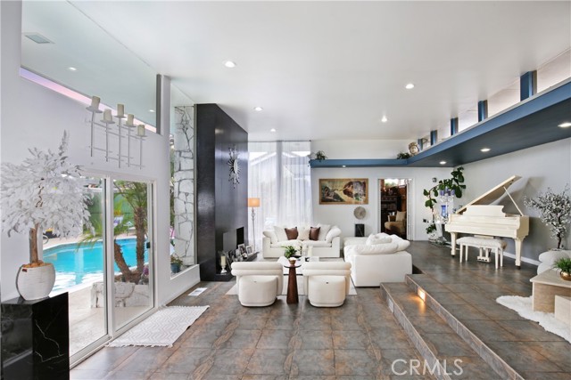 8434 Quinn Street, Downey CA: https://media.crmls.org/medias/22fa1542-c6e9-4e1d-a654-8e5f426b82e1.jpg