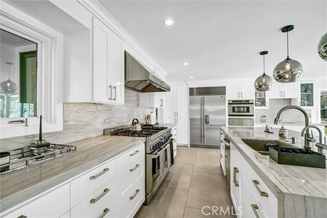 Detail Gallery Image 14 of 58 For 16412 Ardsley Cir, Huntington Beach,  CA 92649 - 4 Beds | 3/1 Baths