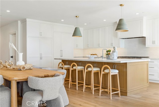 Detail Gallery Image 17 of 46 For 1759 Glenneyre St, Laguna Beach,  CA 92651 - 5 Beds | 5/1 Baths
