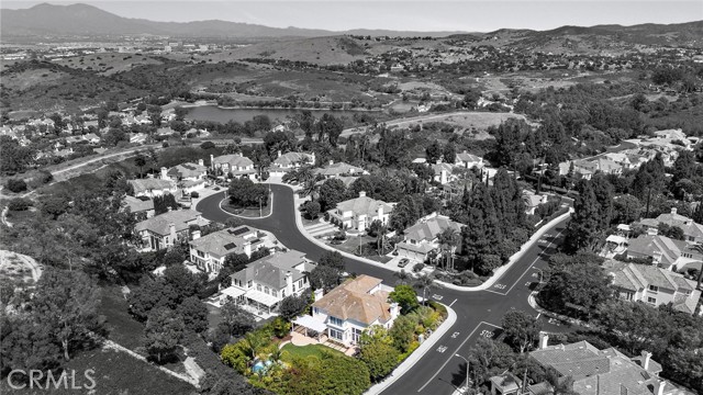 17 Brigadier, Irvine CA: https://media.crmls.org/medias/22fc9aea-52af-4d40-a07b-fed04ad77dbc.jpg