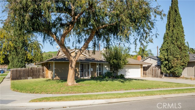 Detail Gallery Image 2 of 32 For 2819 Castle Rock, Diamond Bar,  CA 91765 - 4 Beds | 2 Baths