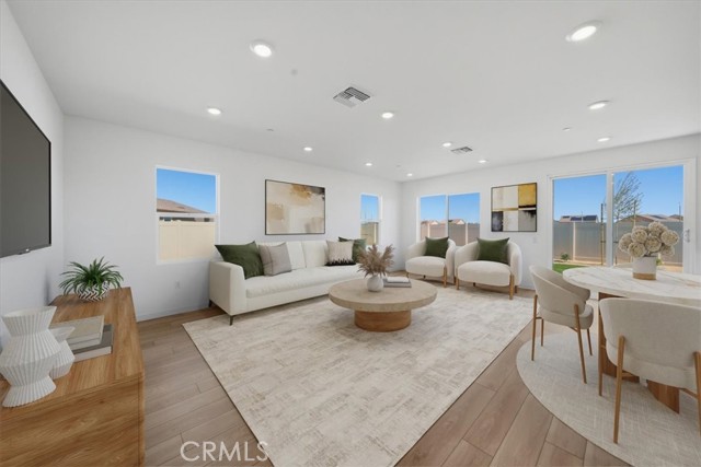 Detail Gallery Image 11 of 45 For 44258 Fleetwood Dr, Lancaster,  CA 93535 - 3 Beds | 2 Baths