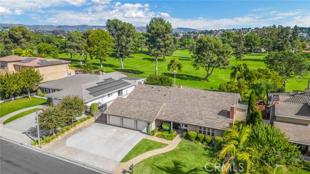 Detail Gallery Image 8 of 40 For 6042 Foxfield Ln, Yorba Linda,  CA 92886 - 4 Beds | 3 Baths