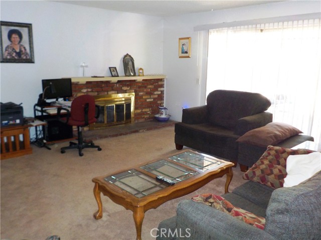 1676 Dumbarton Avenue, San Bernardino CA: https://media.crmls.org/medias/22fde364-41db-4b05-8370-6134444993ce.jpg