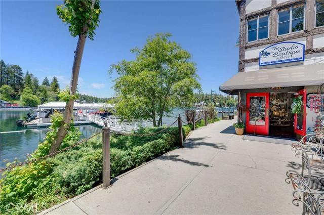 Detail Gallery Image 41 of 42 For 395 Primrose Cir #1-2,  Lake Arrowhead,  CA 92352 - 4 Beds | 3 Baths