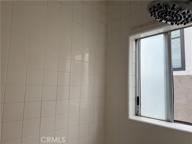 504 1/2 Marigold, Corona del Mar CA: https://media.crmls.org/medias/22fe48ee-cef6-4261-927a-9fe3e4275d38.jpg