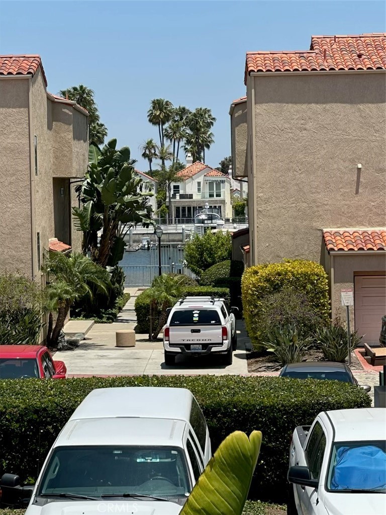https://media.crmls.org/medias/22fe81c6-1e57-4e95-97fb-431b50f1e6ef.jpg?preset=X-Large