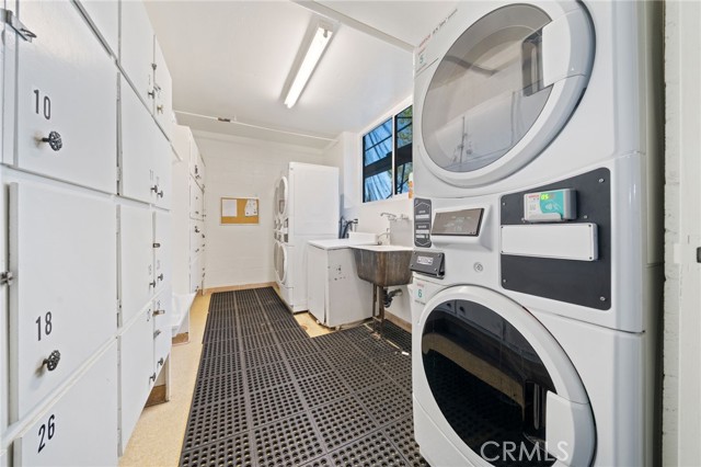 Detail Gallery Image 21 of 22 For 3665 E 1st #202,  Long Beach,  CA 90803 - 2 Beds | 2 Baths