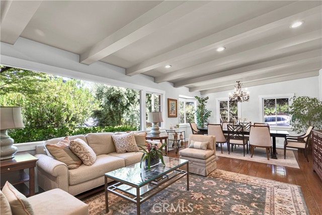 Detail Gallery Image 9 of 59 For 18090 Karen Dr, Encino,  CA 91316 - 4 Beds | 2/1 Baths
