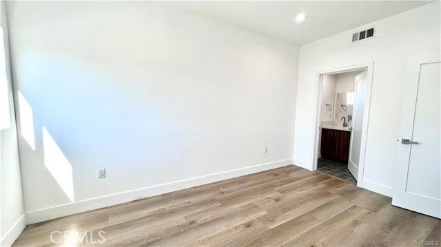 5635 Klump Avenue photo 24