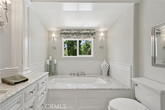 5347 Hinton Avenue, Woodland Hills CA: https://media.crmls.org/medias/230057ad-d67e-4586-8470-ac08545c5870.jpg
