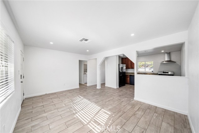 Detail Gallery Image 7 of 29 For 1180 E 34th, San Bernardino,  CA 92404 - 3 Beds | 2 Baths