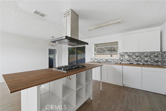 Detail Gallery Image 4 of 39 For 8912 S Fir, Los Angeles,  CA 90002 - 3 Beds | 2 Baths