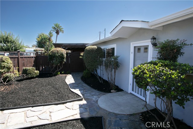 Detail Gallery Image 6 of 24 For 2480 Orange Ave #B,  Costa Mesa,  CA 92627 - 3 Beds | 1 Baths