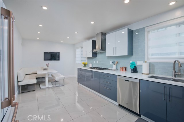 Detail Gallery Image 11 of 27 For 5315 White Oak #K,  Encino,  CA 91316 - 3 Beds | 2/1 Baths