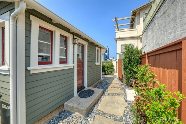 600 Guadalupe Avenue, Redondo Beach, California 90277, 3 Bedrooms Bedrooms, ,1 BathroomBathrooms,Residential,Sold,Guadalupe,SB21198081