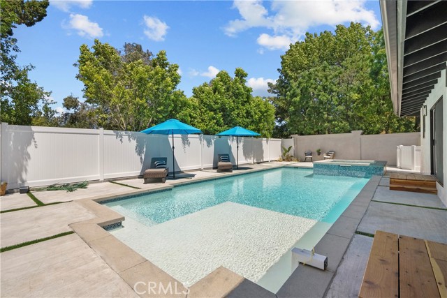 Detail Gallery Image 28 of 39 For 17227 Benner Pl, Encino,  CA 91316 - 5 Beds | 4/1 Baths