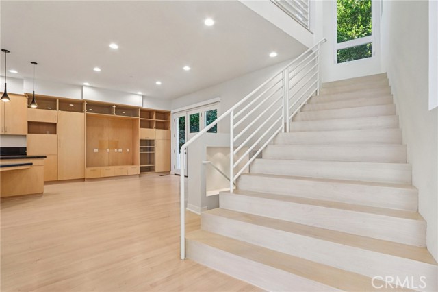 Detail Gallery Image 30 of 75 For 13424 Contour Dr, Sherman Oaks,  CA 91423 - 3 Beds | 4 Baths
