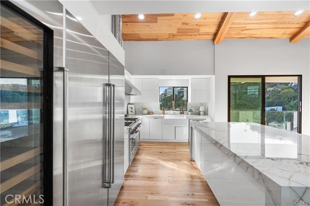 Detail Gallery Image 9 of 55 For 8566 Hollywood Bld, Los Angeles,  CA 90069 - 6 Beds | 6/1 Baths
