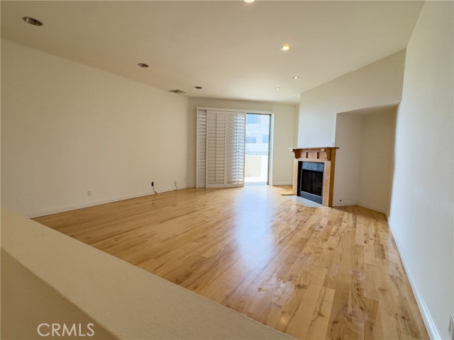 7301 Vista Del Mar Avenue, Playa del Rey CA: https://media.crmls.org/medias/2303a86f-7558-4d8d-b33c-3d5465ca8abc.jpg