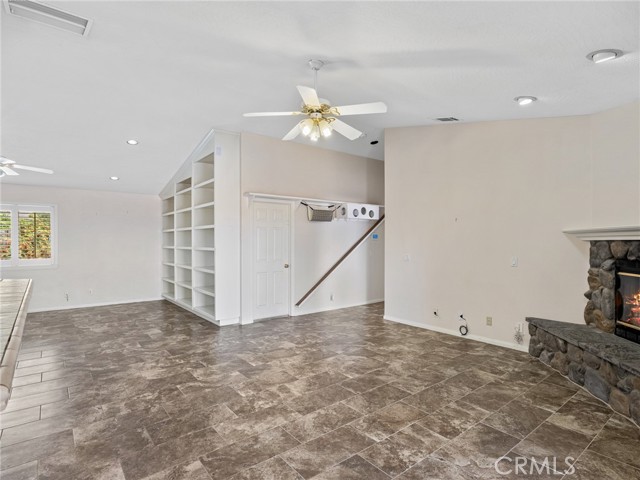 Detail Gallery Image 13 of 57 For 16992 Joshua, Apple Valley,  CA 92307 - 5 Beds | 4 Baths