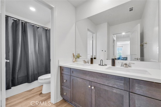 16548 Monteviejo Street, Fontana CA: https://media.crmls.org/medias/2306346c-3679-437e-bfce-54c4d68edb08.jpg