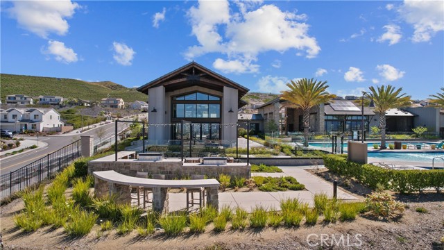 Detail Gallery Image 50 of 56 For 17715 Hillside, Canyon Country,  CA 91350 - 4 Beds | 4 Baths