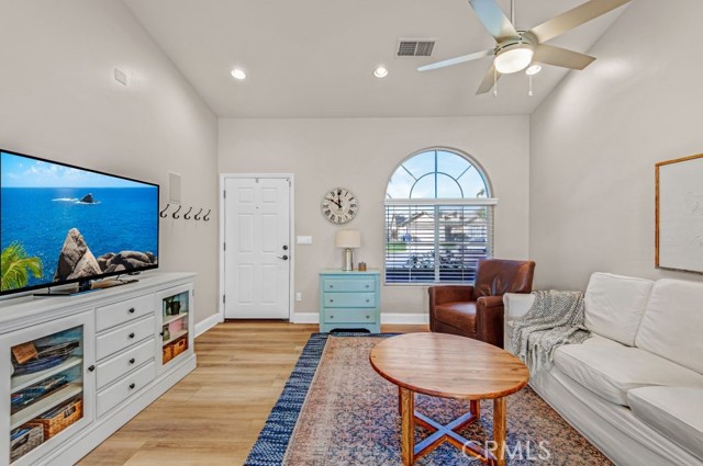 Detail Gallery Image 6 of 28 For 5614 Windward Bay Ct, Bakersfield,  CA 93312 - 3 Beds | 2 Baths