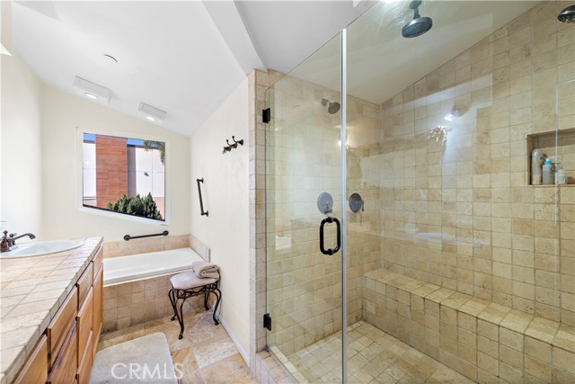 Detail Gallery Image 17 of 25 For 137 Cleo St, Laguna Beach,  CA 92651 - 4 Beds | 2/1 Baths