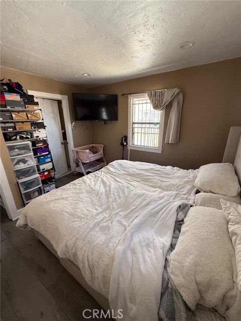 413 W 109th Place, Los Angeles CA: https://media.crmls.org/medias/230888e0-72c1-455d-9a40-c4363296da7a.jpg