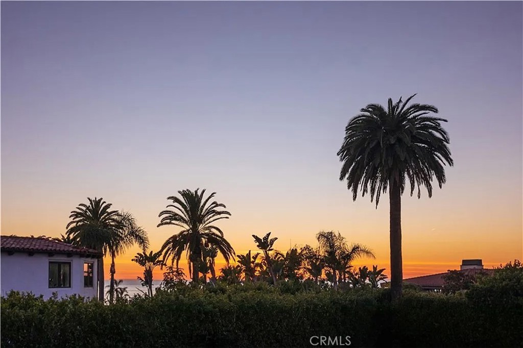 https://media.crmls.org/medias/2308d5ac-5c4c-40b9-976f-f612c30bd7ca.jpg?preset=X-Large