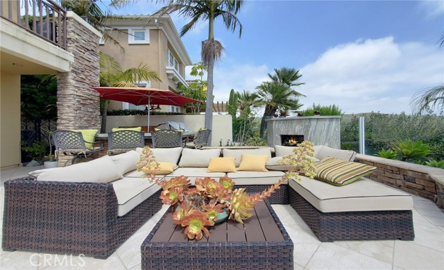 34 Sunset Cove, Newport Coast CA: https://media.crmls.org/medias/2308dab5-a436-45a0-af80-625874ee5e74.jpg