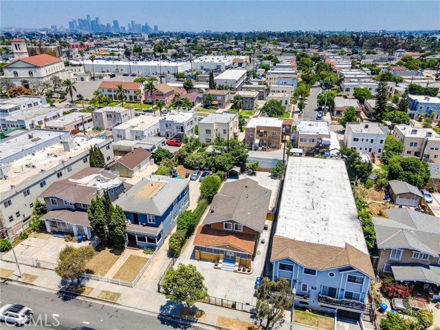 2104 Crenshaw Boulevard, Los Angeles CA: https://media.crmls.org/medias/2309249e-992e-4ff2-b46f-b3acfc57c711.jpg