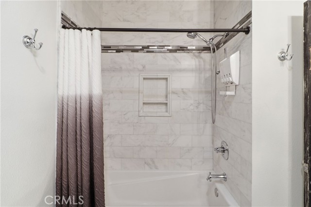 Image 26 of 52 For 16025 Perry Heights