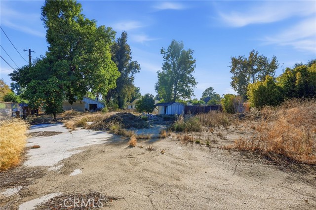 23201 Califa Street photo 8