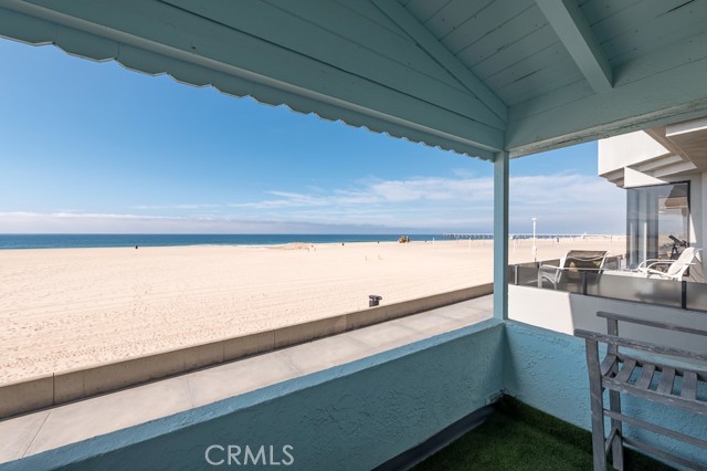 Detail Gallery Image 9 of 13 For 530 the Strand, Hermosa Beach,  CA 90254 - 1 Beds | 1 Baths