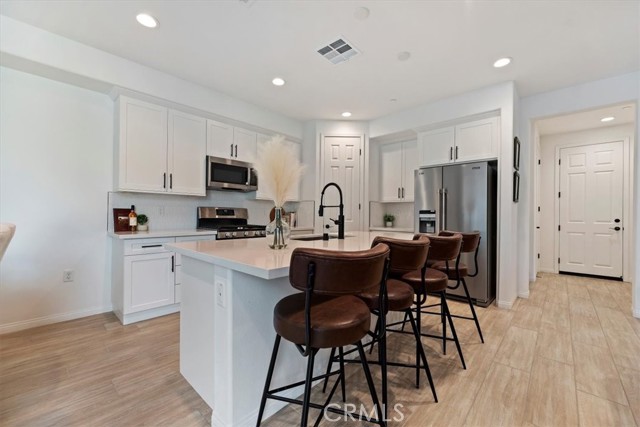 Detail Gallery Image 10 of 44 For 24134 Ardell Ct, Corona,  CA 92883 - 3 Beds | 2/1 Baths