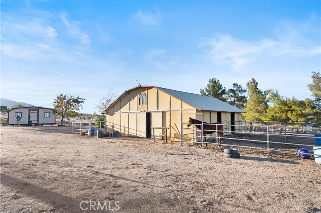 Detail Gallery Image 7 of 19 For 2390 Trinity Rd, Pinon Hills,  CA 92372 - 3 Beds | 2 Baths