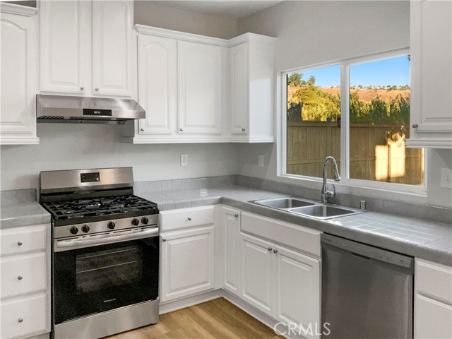 Detail Gallery Image 6 of 24 For 630 W 33rd St, San Bernardino,  CA 92405 - 4 Beds | 2/1 Baths