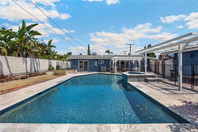 5345 Kenwood Avenue, Buena Park CA: https://media.crmls.org/medias/230bf9ba-3a9d-4b84-85c6-65c385acf519.jpg