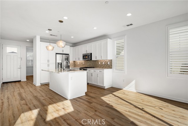 Detail Gallery Image 13 of 45 For 947 Aurora Ln, Costa Mesa,  CA 92626 - 3 Beds | 2/1 Baths