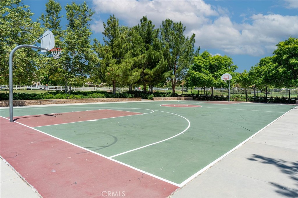https://media.crmls.org/medias/230cbd4a-2dce-44df-8df9-69f6873717be.jpg?preset=X-Large