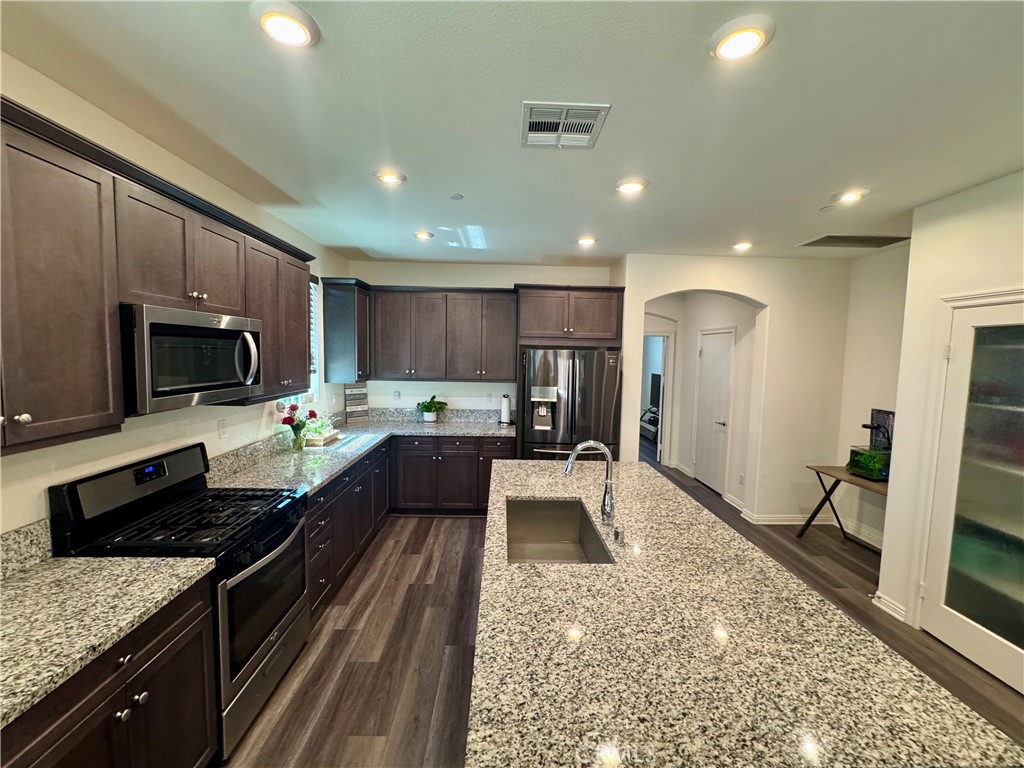 MLS #IV25219232 image #9