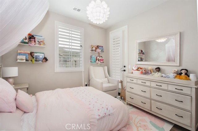 Detail Gallery Image 12 of 18 For 29048 N West Hills Dr, Valencia,  CA 91354 - 4 Beds | 3 Baths