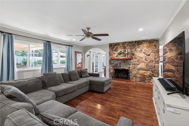 Detail Gallery Image 19 of 46 For 1986 Wetherly Way, Riverside,  CA 92506 - 4 Beds | 3 Baths