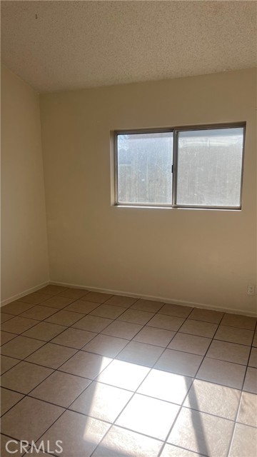 Detail Gallery Image 12 of 19 For 38616 Division, Palmdale,  CA 93550 - 3 Beds | 2 Baths