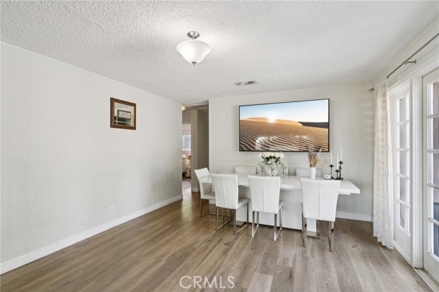 8040 Troost Avenue, North Hollywood CA: https://media.crmls.org/medias/230e45b9-cdaf-4198-b6e8-e7d666ca1f51.jpg